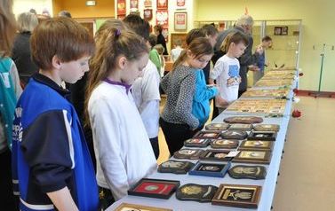 Na zdjęciu wystawa Orzeł Symbolem Niepodległości. Aula szkolna, rok 2013