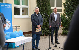 na zdjęciu widać przedstawiciela władz powiatu nakielskiego i przewodniczącego rady rodzic&oacute;w