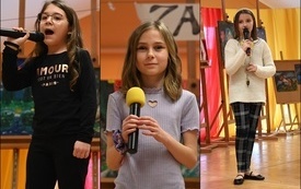na zdjęciu widać uczestnik&oacute;w Szkolnego Mam Talent podczas śpiewania