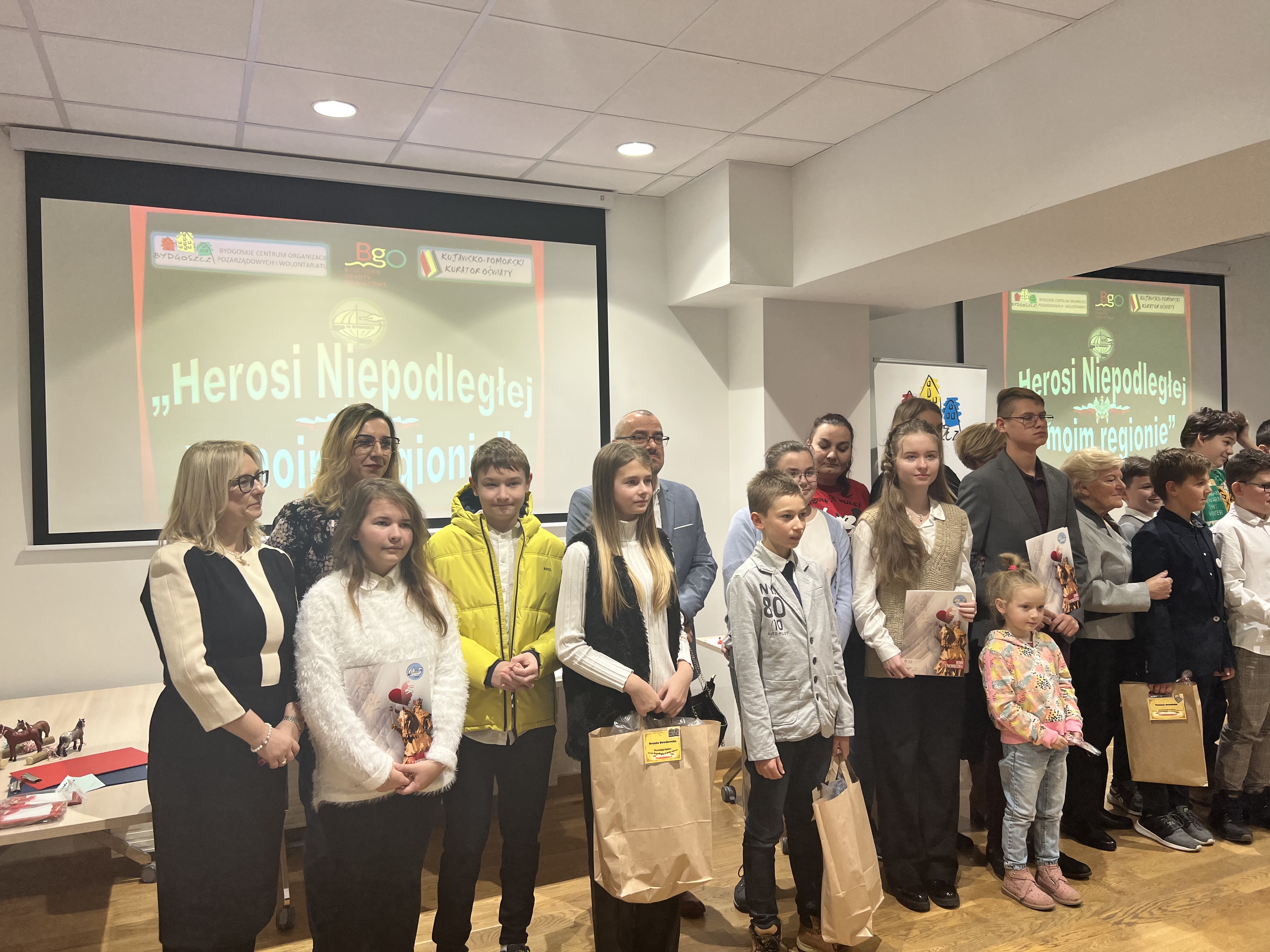 Uczestnicy konkursu Herosi Niepodległej