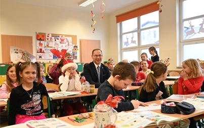 Zdjęcie do W&oacute;jt Gminy gościł w kl. 2c