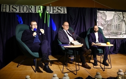 Zdjęcie do HISTORIA JEST NAUCZYCIELKĄ ŻYCIA