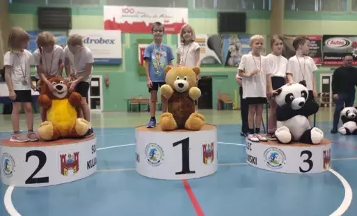 Zdjęcie do Podw&oacute;jni Mistrzowie z klas 1-3